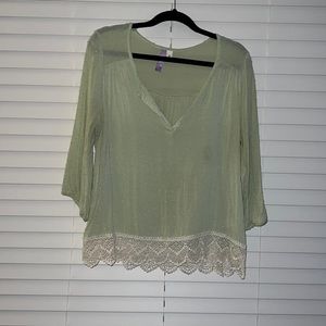 Francesca’s 3 Quarter Sleeve Blouse | Size M